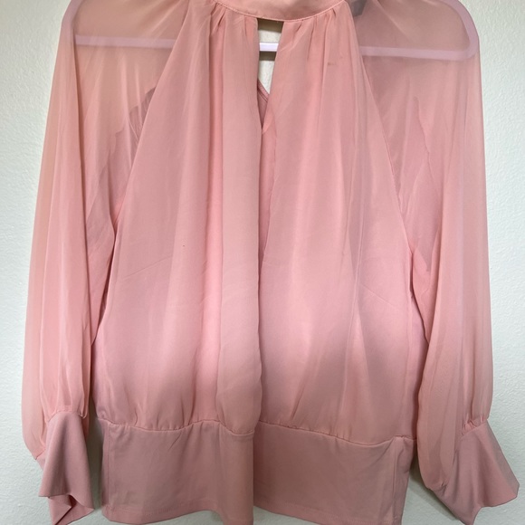 Beautiful blouse new with tag - Picture 4 of 8